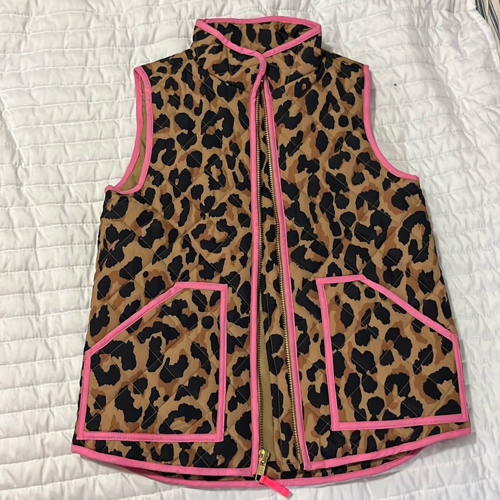 Girls leopard 🐆 print vest